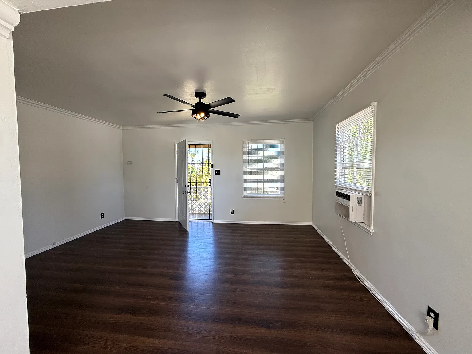 1-8236 S Crenshaw Blvd — Photo 3