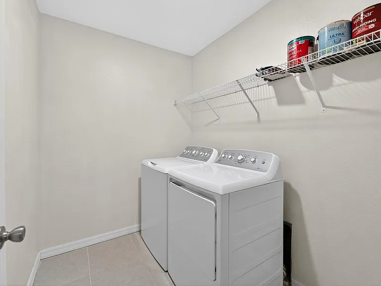 3842 Hampstead Ln — Photo 37