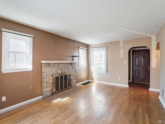 4th image of 2854 Kenview Ave