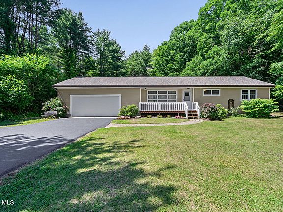 2nd image of 1141 Meadowdale Road
