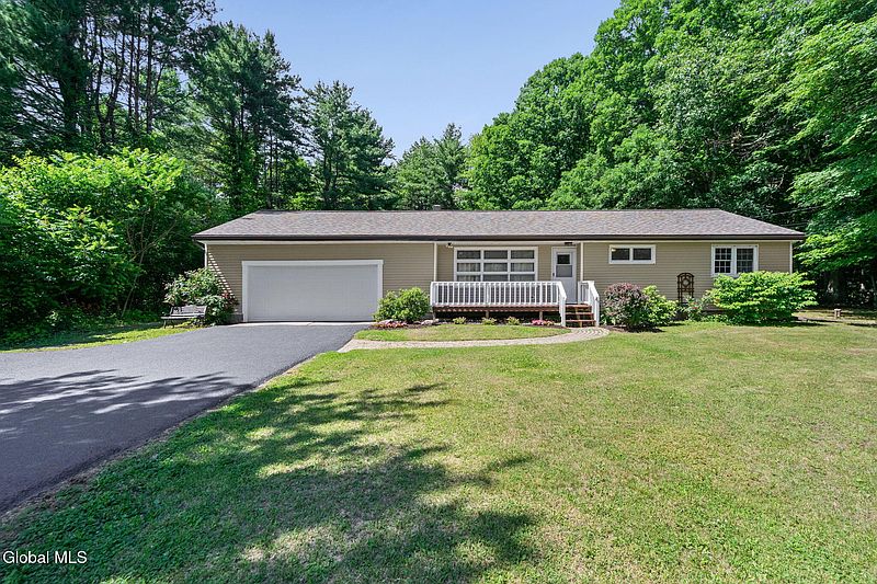 2nd image of 1141 Meadowdale Road