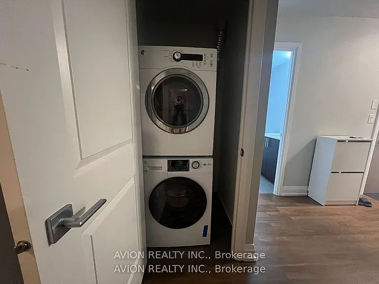 7167 Yonge St #412 — Photo 14