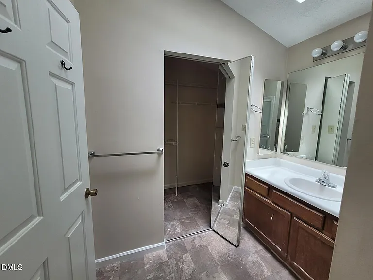 104 Corgy Dr — Photo 19