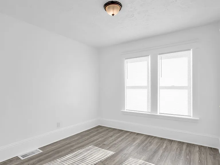 14601 Benwood Ave — Photo 15