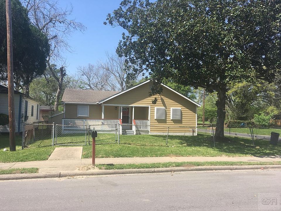 1st image of 301 S Bell Dr