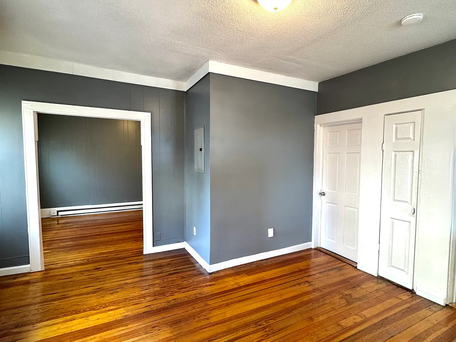 3 bed, 1150 sqft, $1,850 — Photo 2