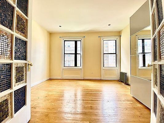 3rd image of 160 Claremont Ave APT 5B