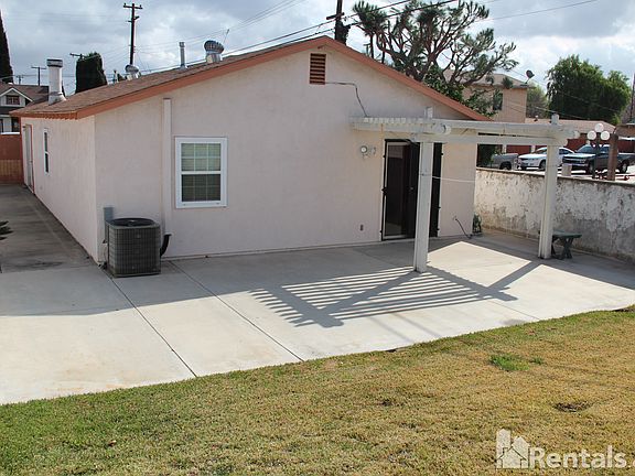 4th image of 15276 Mariposa Ave
