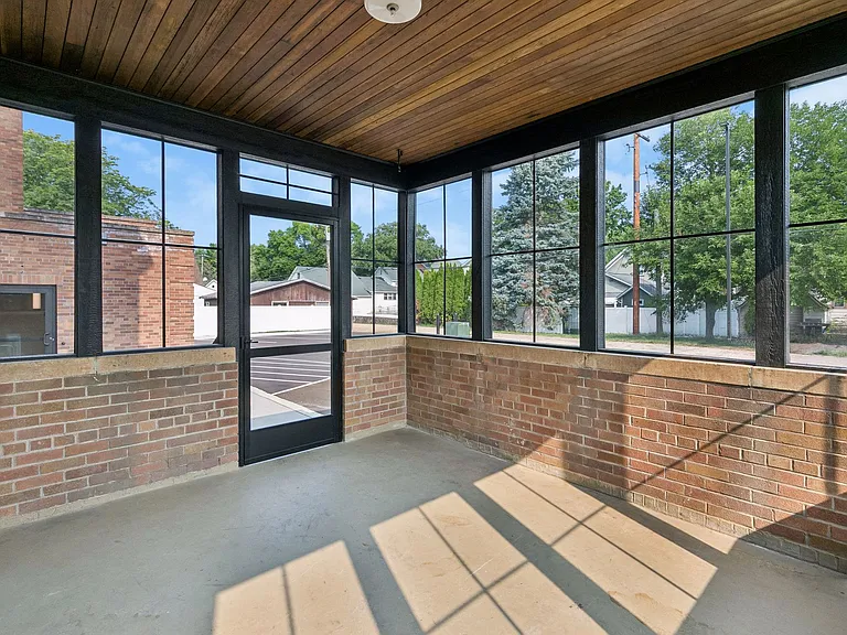 321 6th St E #3 — Photo 7