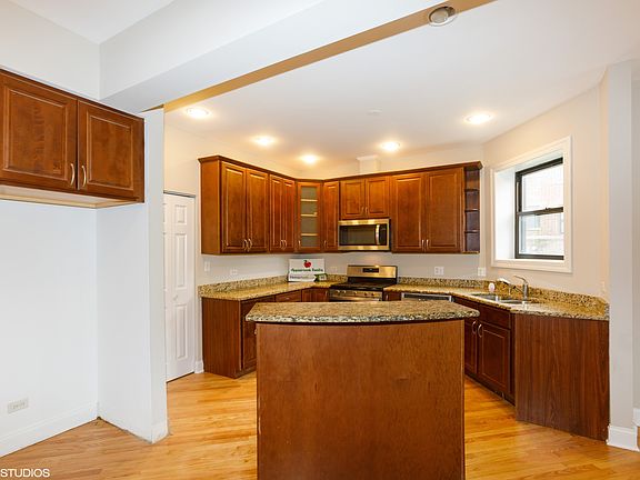 4th image of 6211 S University Ave APT 1S