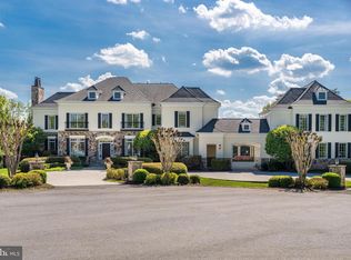 9113 Dara Ln, Great Falls, VA 22066