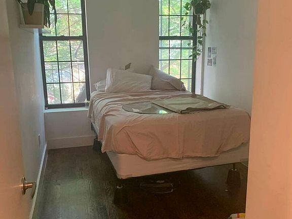 3rd image of 556 Kosciuszko St #2L