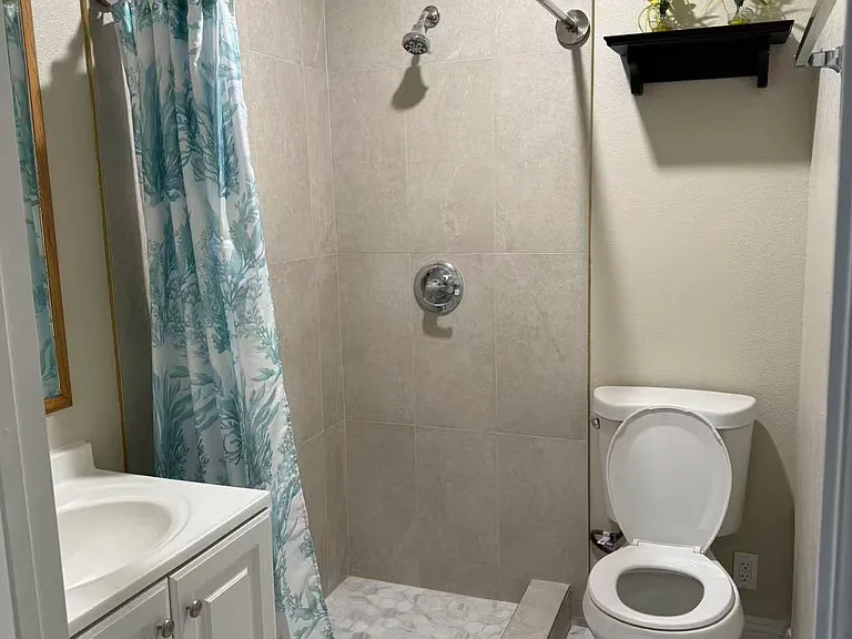 625 E Tam O Shanter St — Photo 5