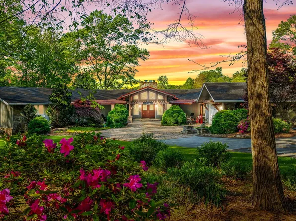 8655 Shoreline Dr, Jonesboro, GA 30236