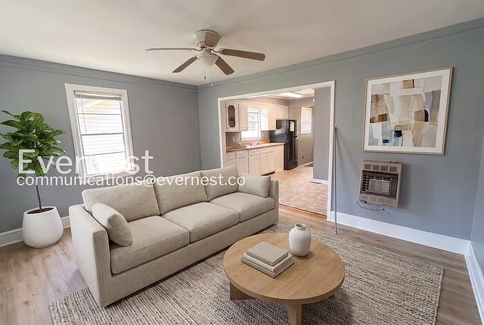 2 bed, 1.0 bath, 900 sqft, $825 — Photo 2