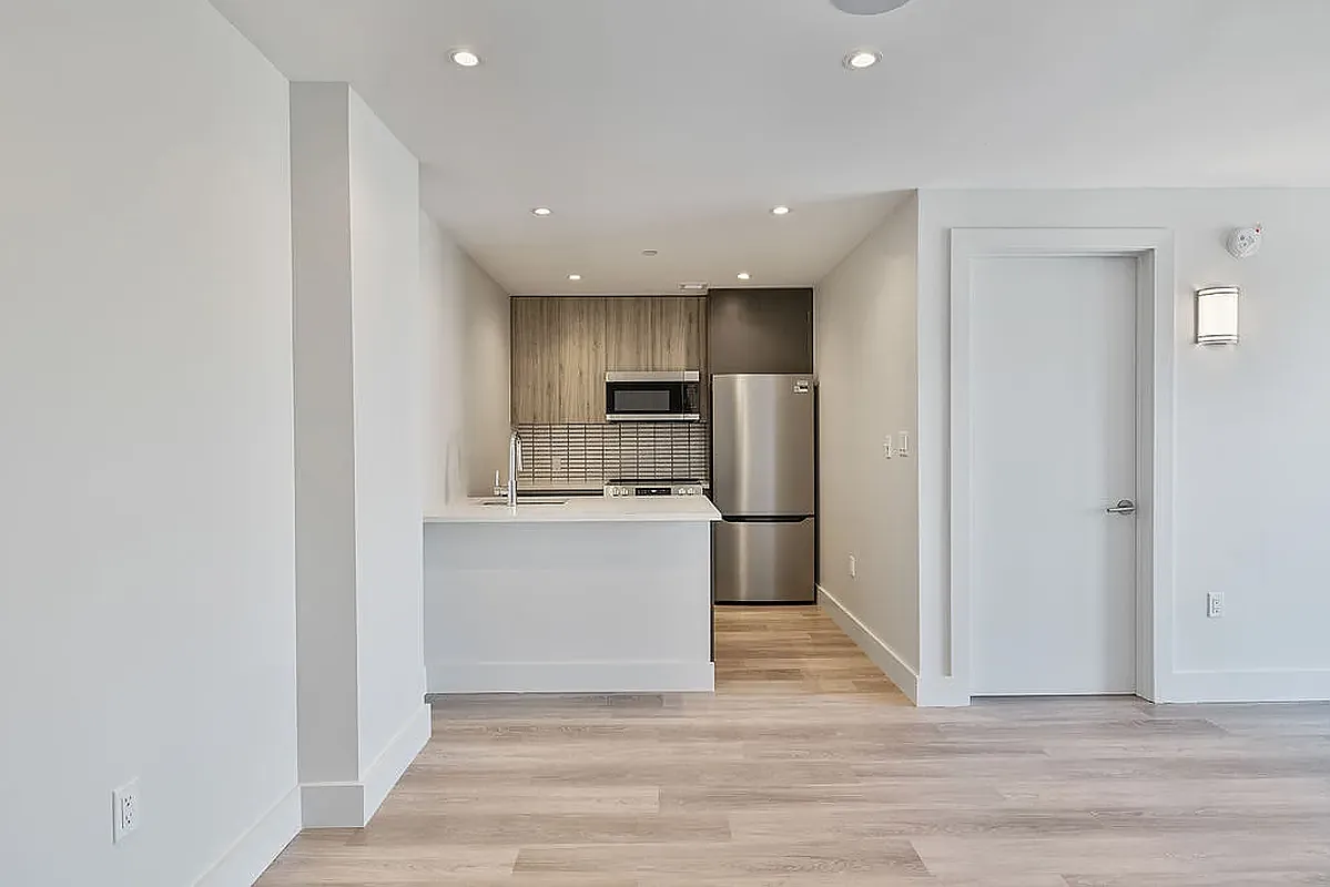 2605 Snyder Avenue — Photo 2