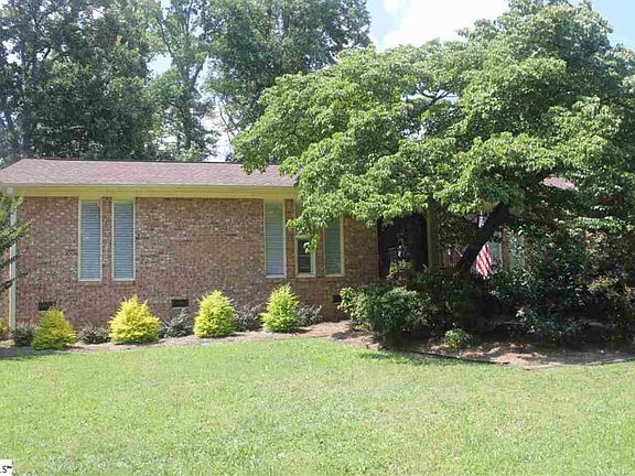 3rd image of 109 Cinderella Ln