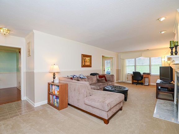 2nd image of 497 Amberley Dr