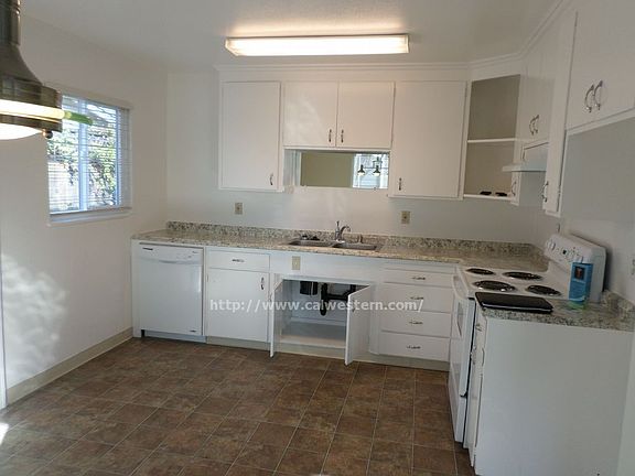 5th image of 2774 Custer Dr