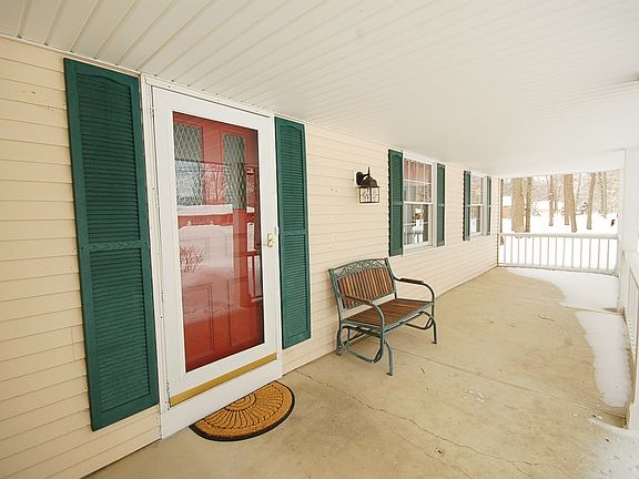 2nd image of 9508 Cain Dr NE