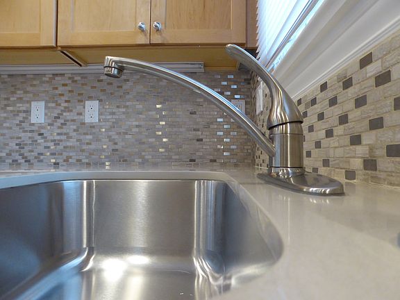 Kitchen - sink detail