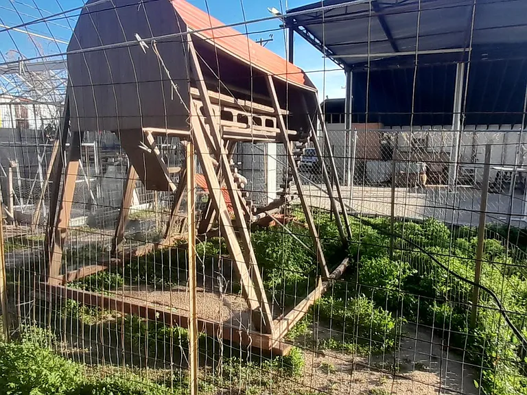 The currently vacant chicken palace.