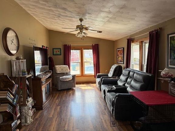 2nd image of 68 Daffodil Hill Lane