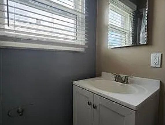 4th image of 4521 E Washington St #71