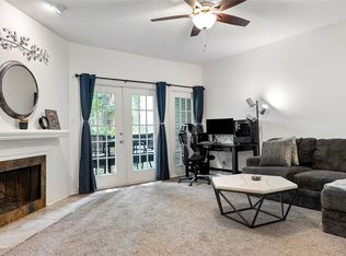 9801 Royal Ln APT 312, Dallas, TX 75231