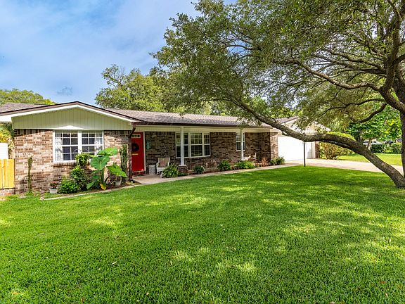 2nd image of 601 Merioneth Dr NE
