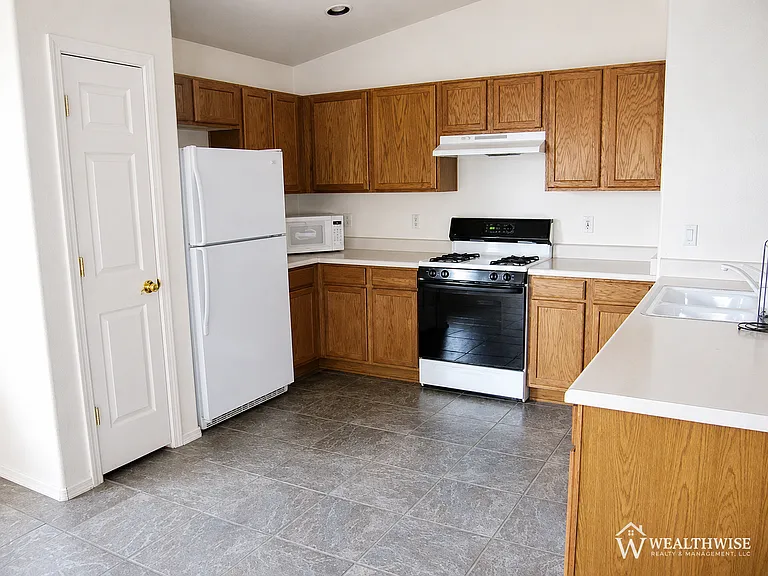 8386 S Lost Mountain Rd — Photo 2