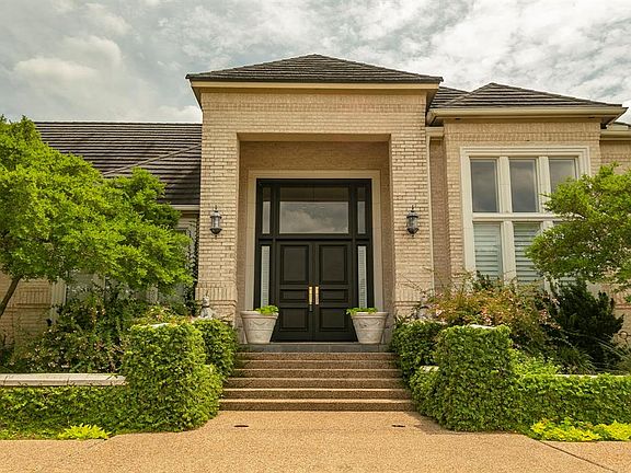 3rd image of 3606 Gardenia Dr