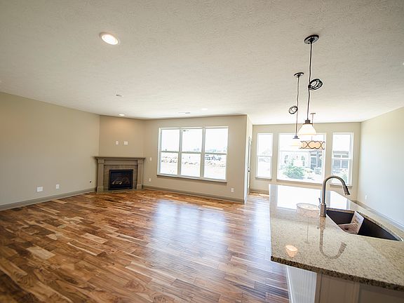 4th image of 1409 Bourdeaux Way