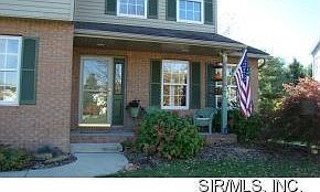 3rd image of 40 Autumn Glen Dr