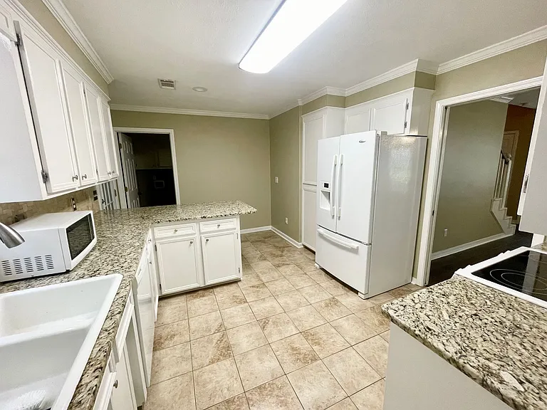 503 Brookstone Dr — Photo 6