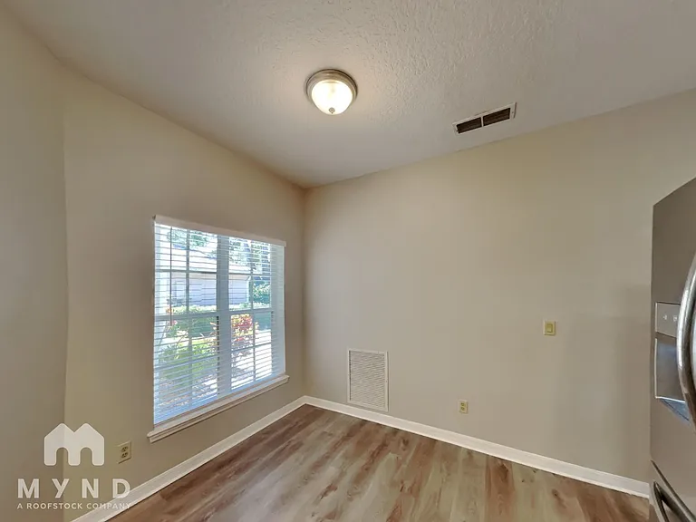 6041 Spring Creek Ct — Photo 12