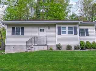 13 W Cherry Tree Ln, Sparta, NJ 07871