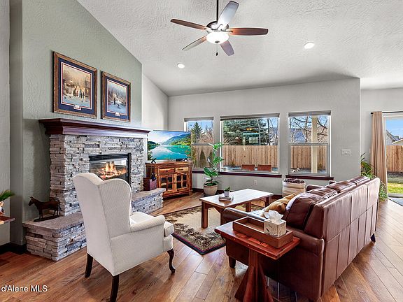 4th image of 2706 W Daylily Dr