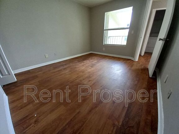 5th image of 4740 Walden Cir APT 1015