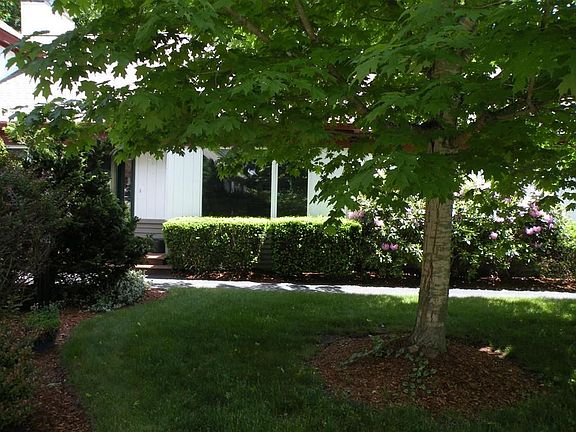 2nd image of 51 Orchard Hill Dr