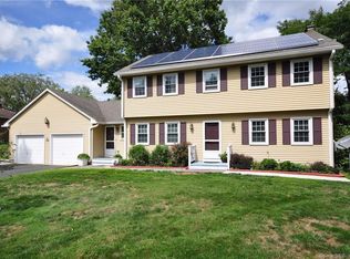 42 Sawka Cir, Windsor, CT 06095