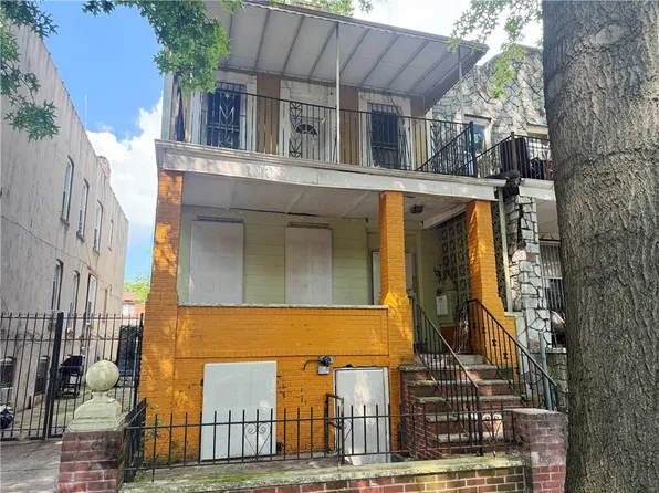 2044 Strauss St, Brooklyn, NY 11212