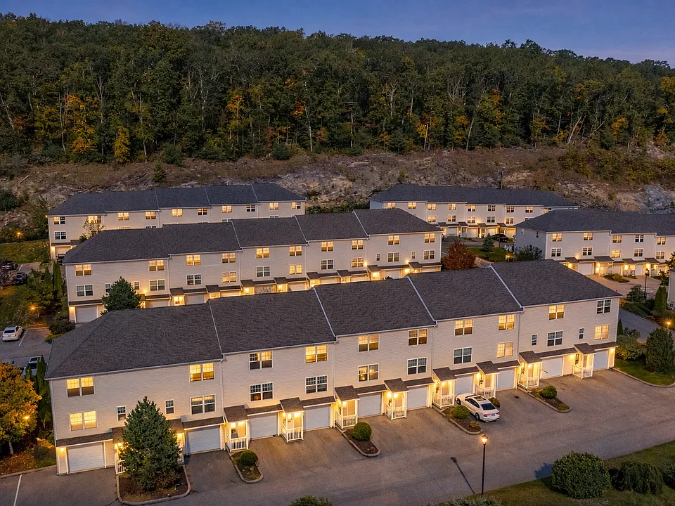 The Hills at River View