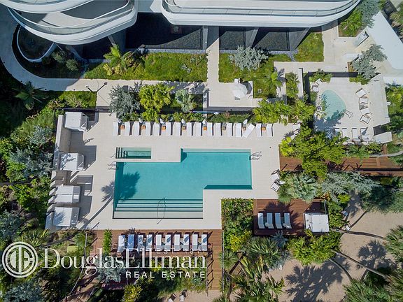 5th image of 3315 Collins Ave Ph D