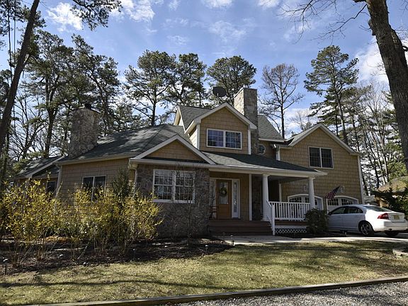 2nd image of 327 Deerfoot Ln