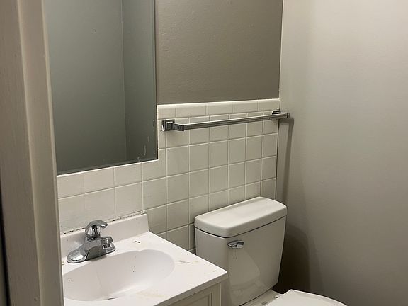 3rd image of 2102 E Empire St APT 6