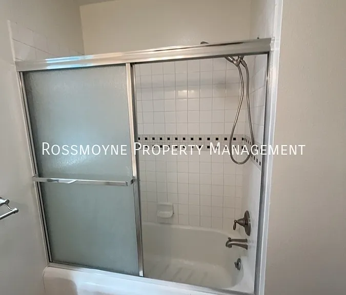 4633 New York Ave — Photo 11