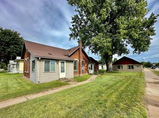 1076 E Sanborn St, Winona, MN 55987