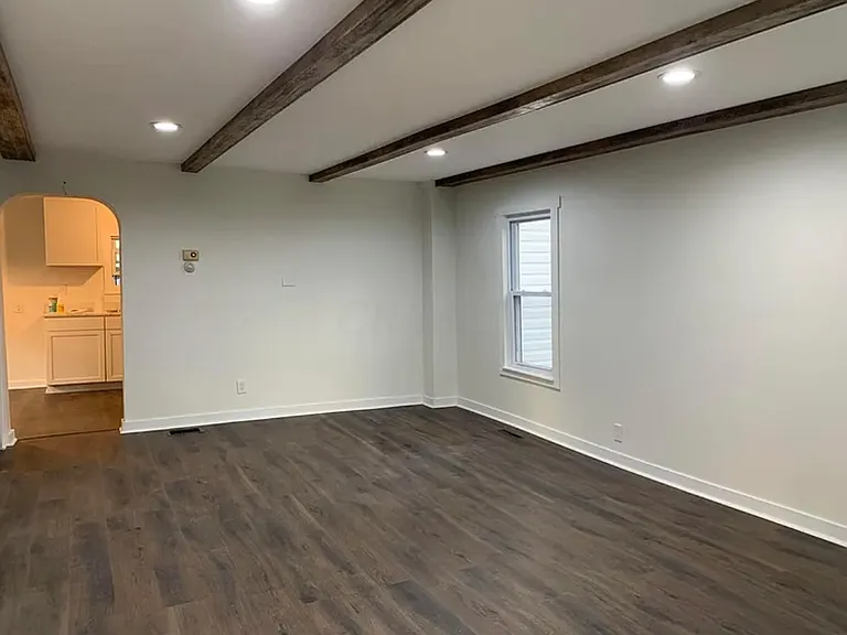 717 E Vine St — Photo 19