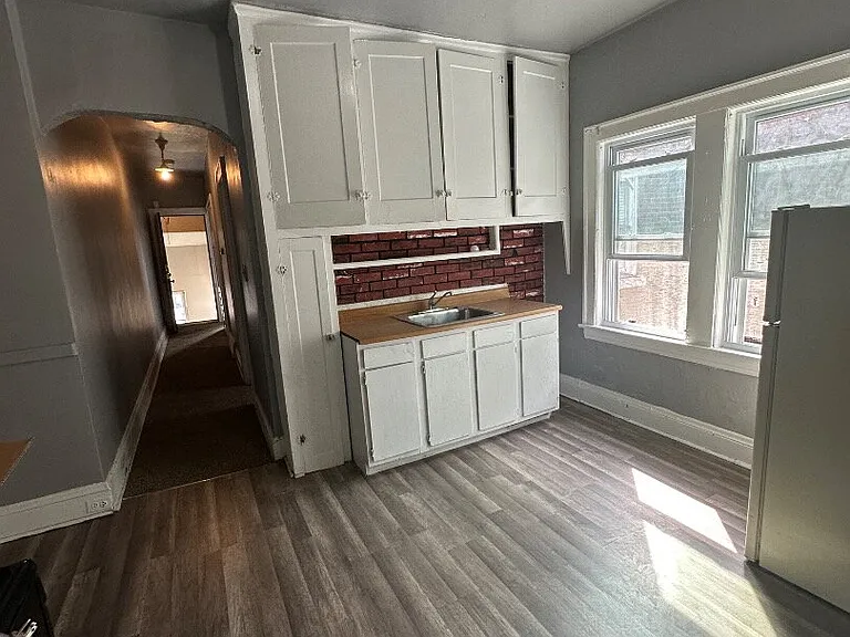 3451 E 140th St #3 — Photo 5